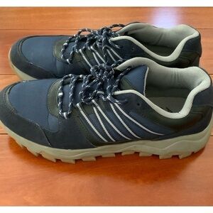 NEW MEN AVIA ATHLETIC MEMORY FOAM SHOES SIZE 9